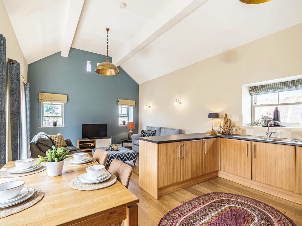 Cottage | Private kitchen | Fridge, dishwasher, electric kettle, toaster