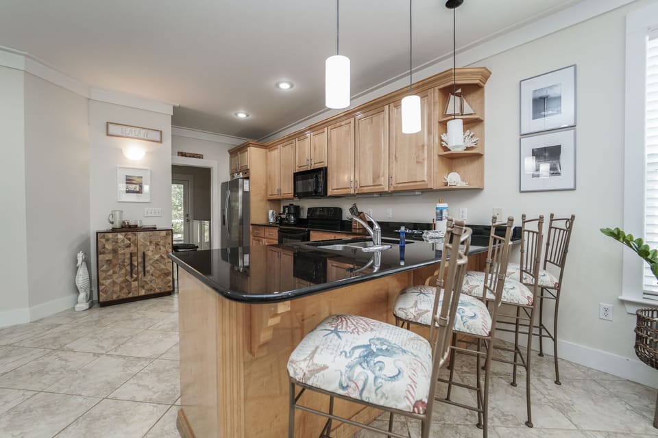 House, 3 Bedrooms, Resort View | Private kitchen | Full-size fridge, microwave, oven, stovetop