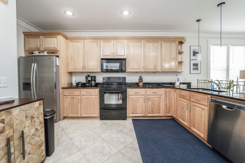 House, 3 Bedrooms, Resort View | Private kitchen | Full-size fridge, microwave, oven, stovetop