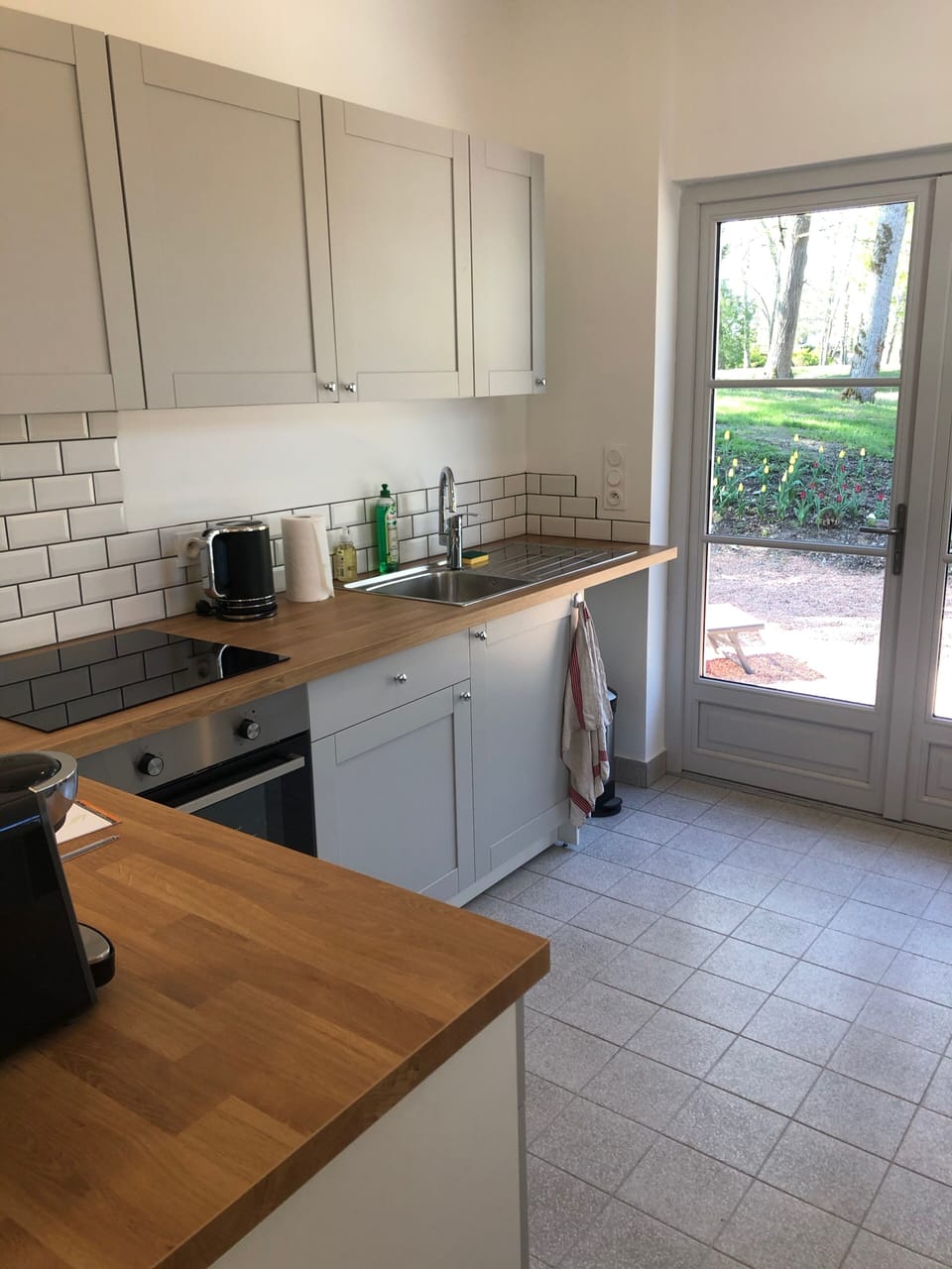 Basic Cottage, Ensuite, Garden View | Shared kitchen