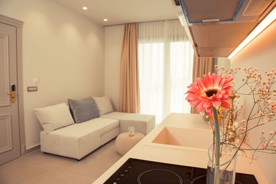 IO Luxury Pool & Hot Tub Suites Bed and Breakfast in Greece