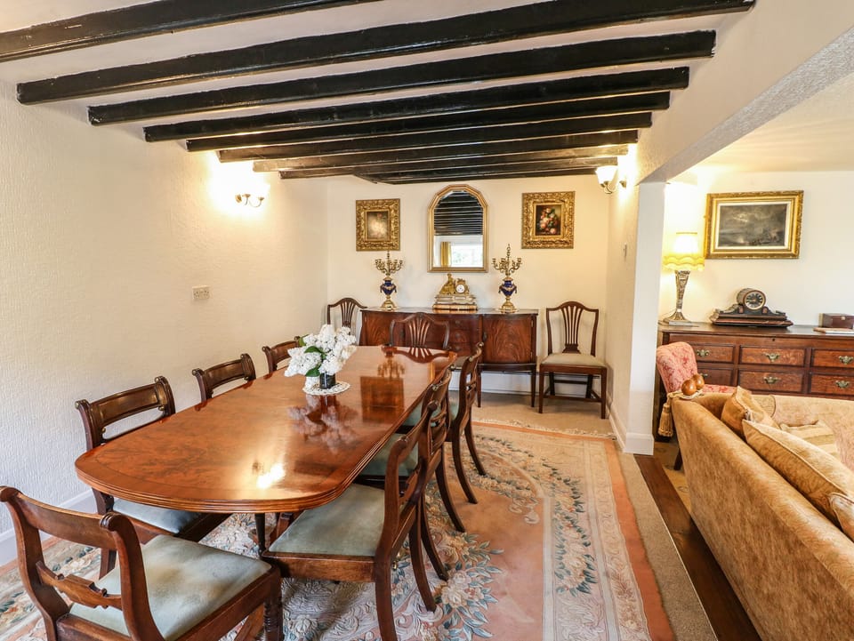 Cottage | Interior