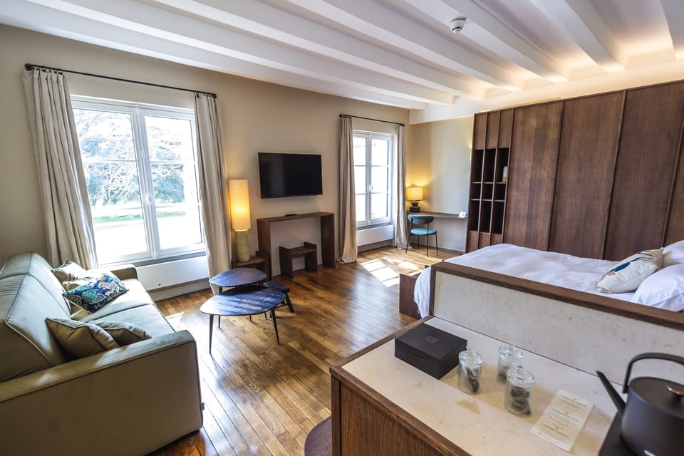 Junior Room | Egyptian cotton sheets, premium bedding, memory foam beds
