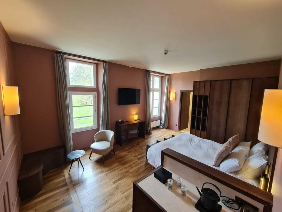 Deluxe Room | Egyptian cotton sheets, premium bedding, memory foam beds