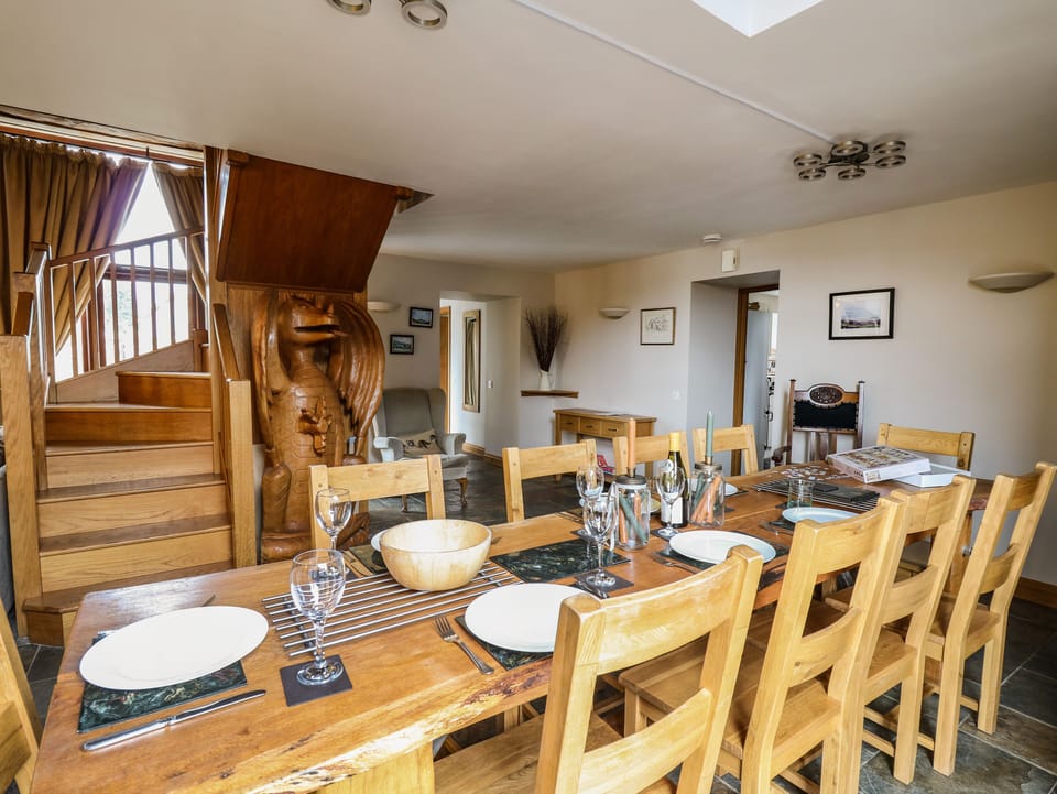 Cottage | Private kitchen | Fridge, microwave, dishwasher, electric kettle