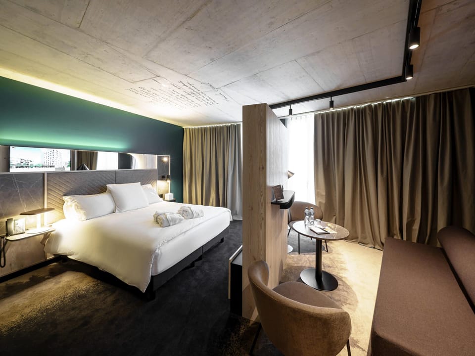 Junior Suite, 1 King Bed with Sofa bed (Lounge) | Minibar, individually decorated, soundproofing, free WiFi