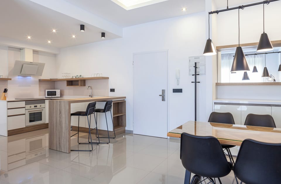 Apartment | Living area | 32-inch flat-screen TV with satellite channels, TV