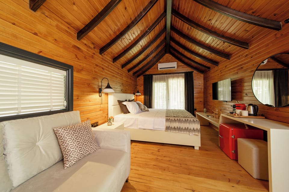 Basic Bungalow | Premium bedding, Tempur-Pedic beds, minibar, in-room safe