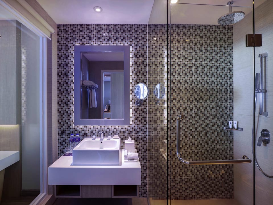 In-room safe, desk, laptop workspace, soundproofing