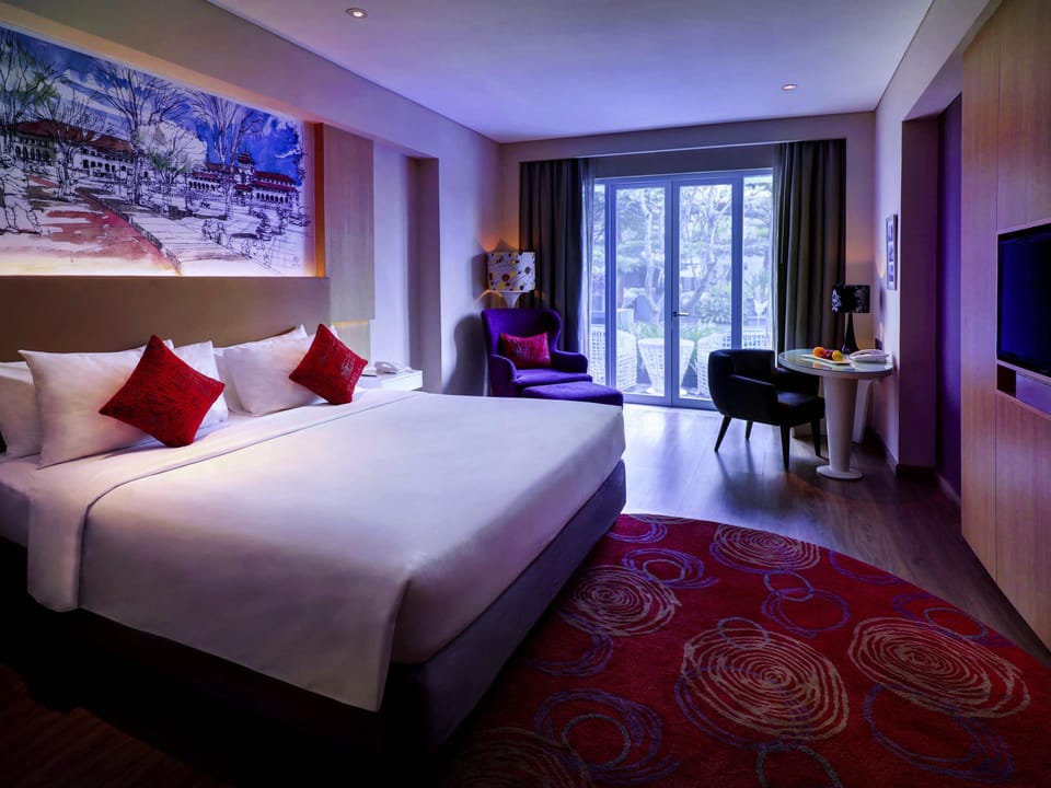 In-room safe, desk, laptop workspace, soundproofing