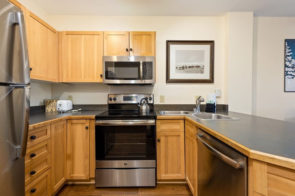 Condo, 2 Bedrooms | Private kitchen | Coffee/tea maker, fridge, oven, toaster