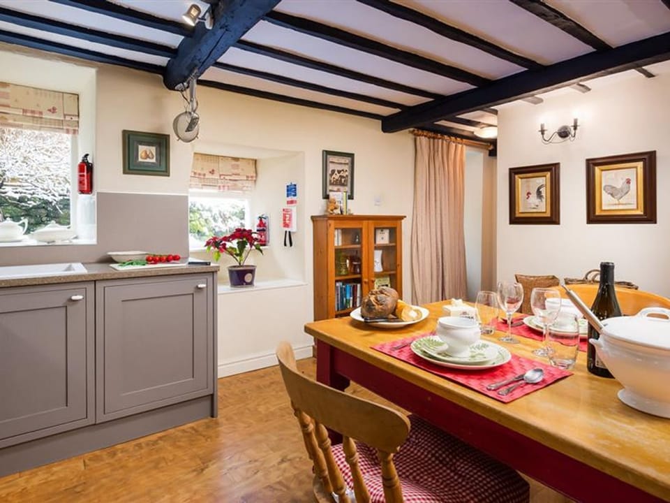 Cottage | Private kitchen | Fridge, dishwasher, cookware/dishes/utensils