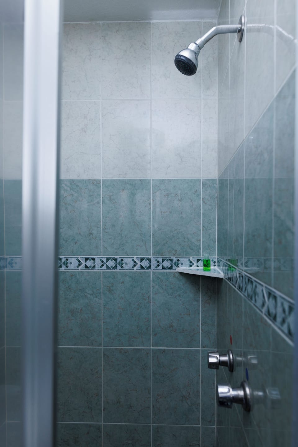Double Room | Bathroom | Shower, free toiletries, towels