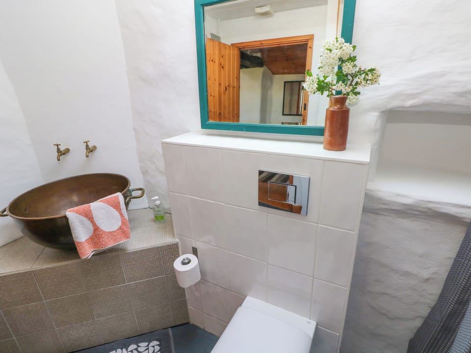 Ty Mellen Cottage in Wales