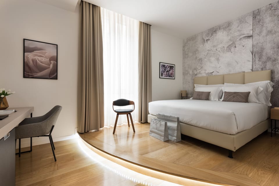 Deluxe Suite | Premium bedding, minibar, in-room safe, desk