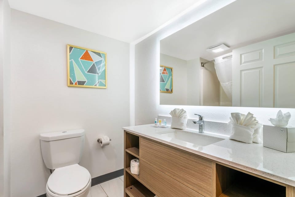 Business Room, 2 Queen Beds, Non Smoking (Suite) | Premium bedding, desk, laptop workspace, soundproofing
