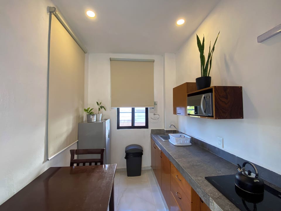 Standard Shared Dormitory, Mixed Dorm (Dormitory 1) | Private kitchen | Mini-fridge, microwave, stovetop, cookware/dishes/utensils