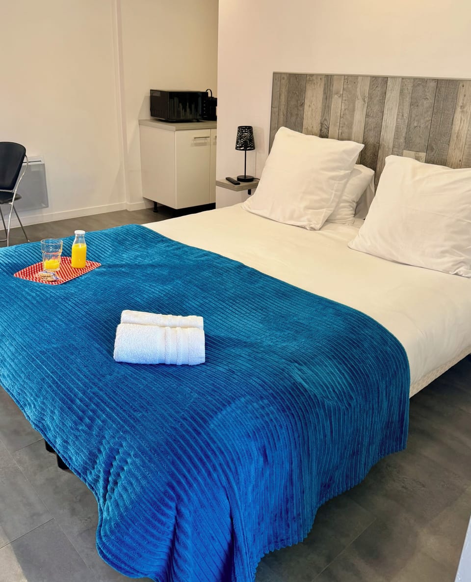 Premium Double or Twin Room, Refrigerator & Microwave, Garden View | Premium bedding, memory foam beds, laptop workspace, blackout drapes