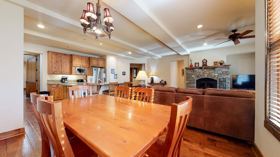 Condo, 2 Bedrooms | Private kitchen | Fridge, oven, coffee/tea maker, toaster