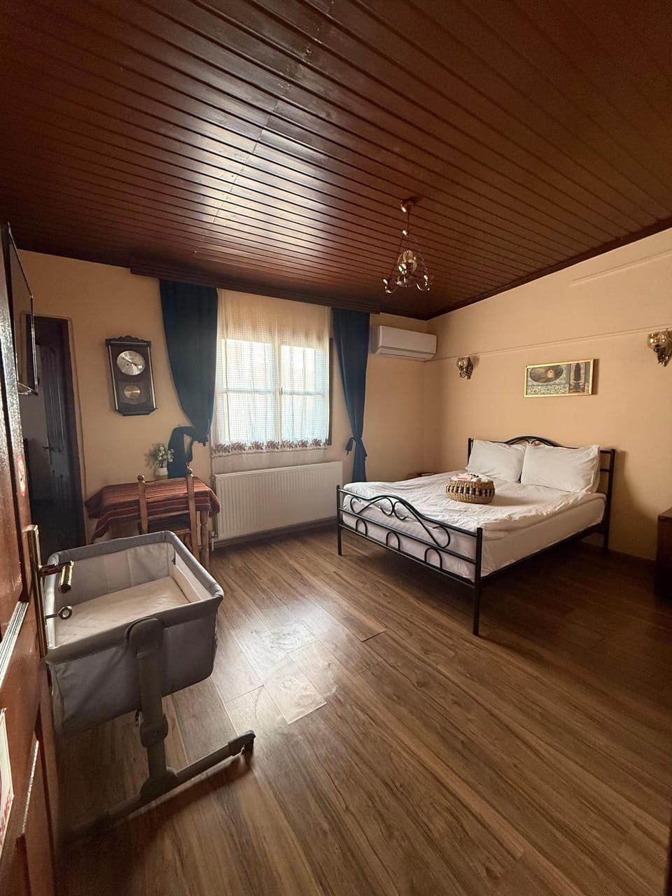 Family Room | Minibar, desk, soundproofing, iron/ironing board