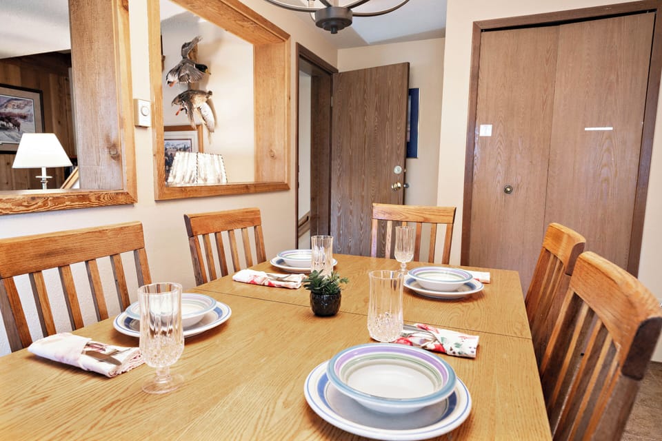 Townhome | Private kitchen | Full-size fridge, microwave, oven, stovetop