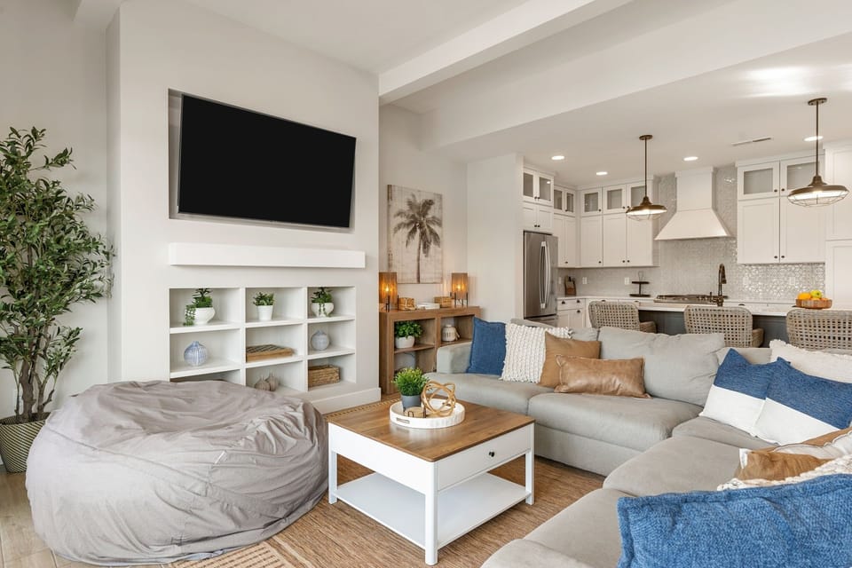 Townhome, 5 Bedrooms | Living area | Smart TV