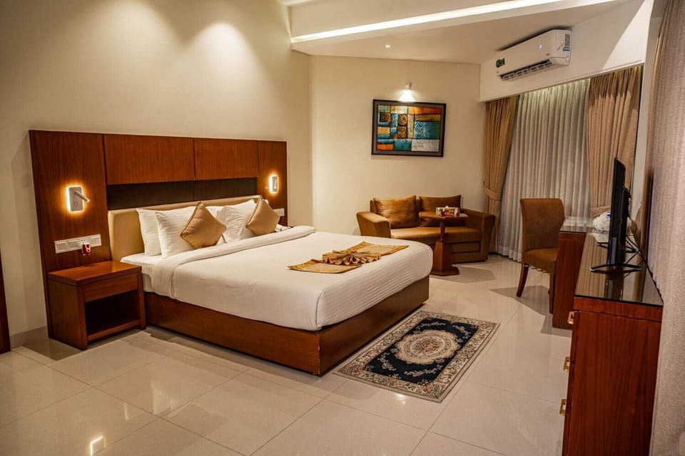 Minibar, in-room safe, individually decorated, individually furnished