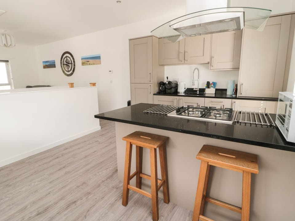 Cottage | Private kitchen | Fridge, dishwasher, electric kettle, toaster