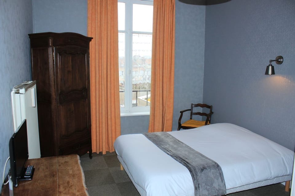 Classic Double Room Single Use | Desk, laptop workspace, soundproofing, WiFi (free)
