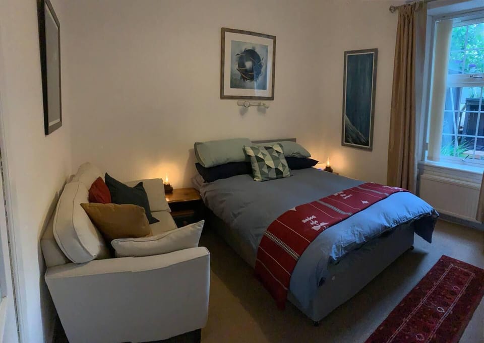 Cedarbank's - The Little Art House - dog Friendly Apartment in Scotland