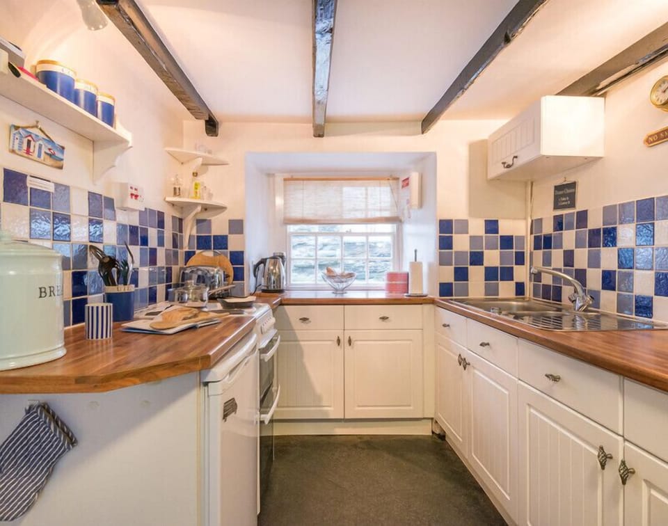 Cottage | Interior