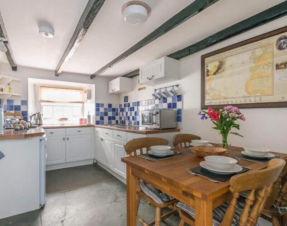 Cottage | Interior