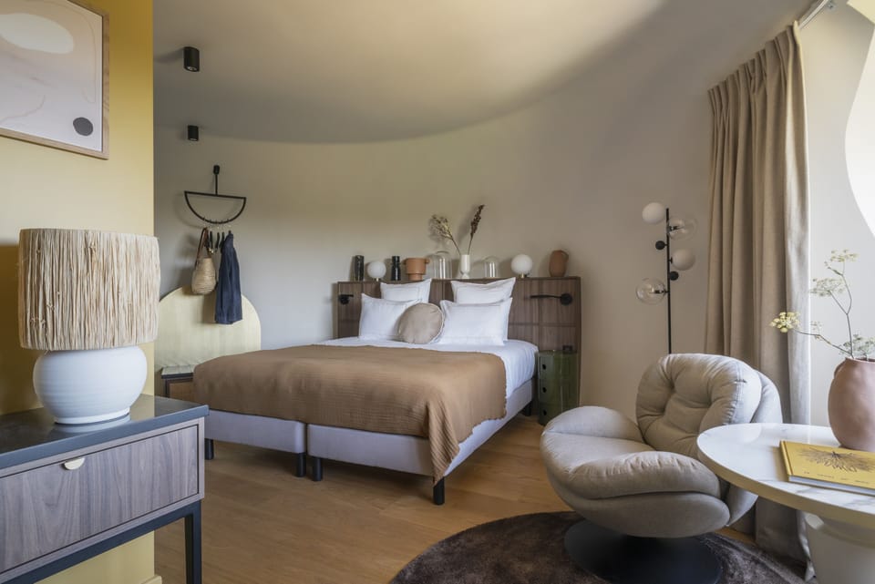 Room (Nid Essence) garden level | Premium bedding, pillowtop beds, in-room safe, blackout drapes