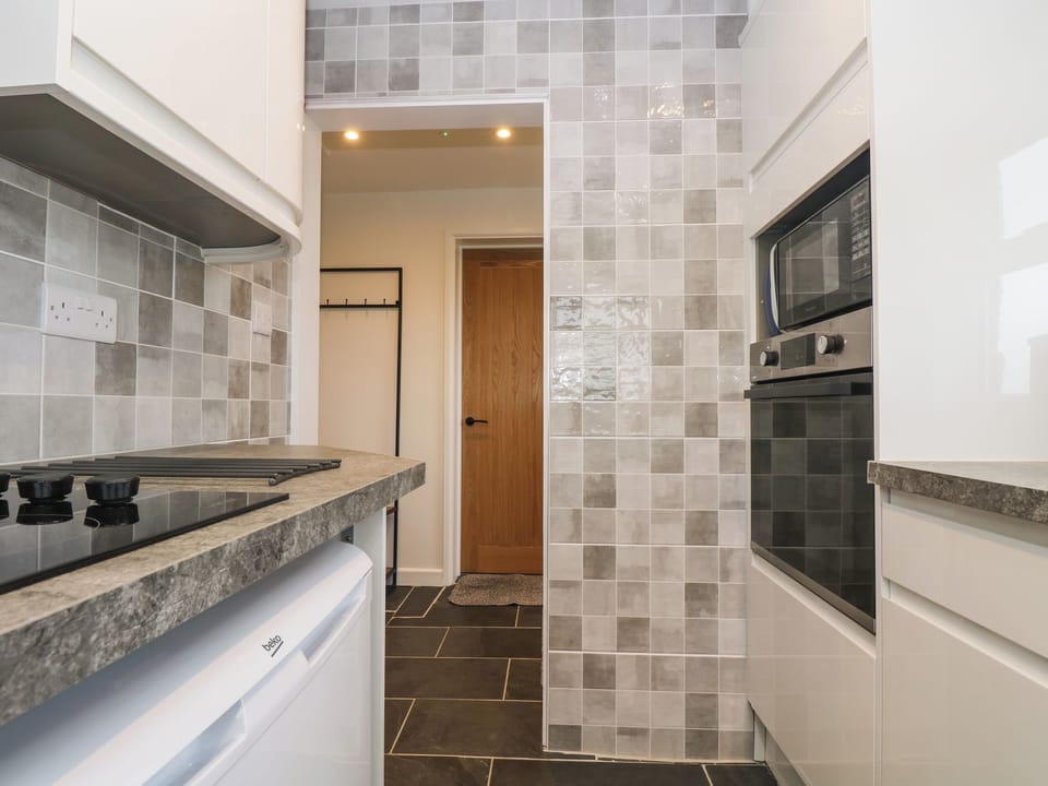 Cottage | Private kitchen | Fridge, dishwasher, electric kettle, toaster