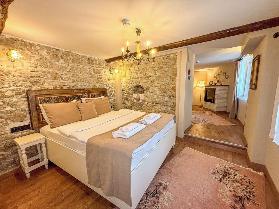 Superior Suite | Memory foam beds, individually furnished, laptop workspace, free WiFi