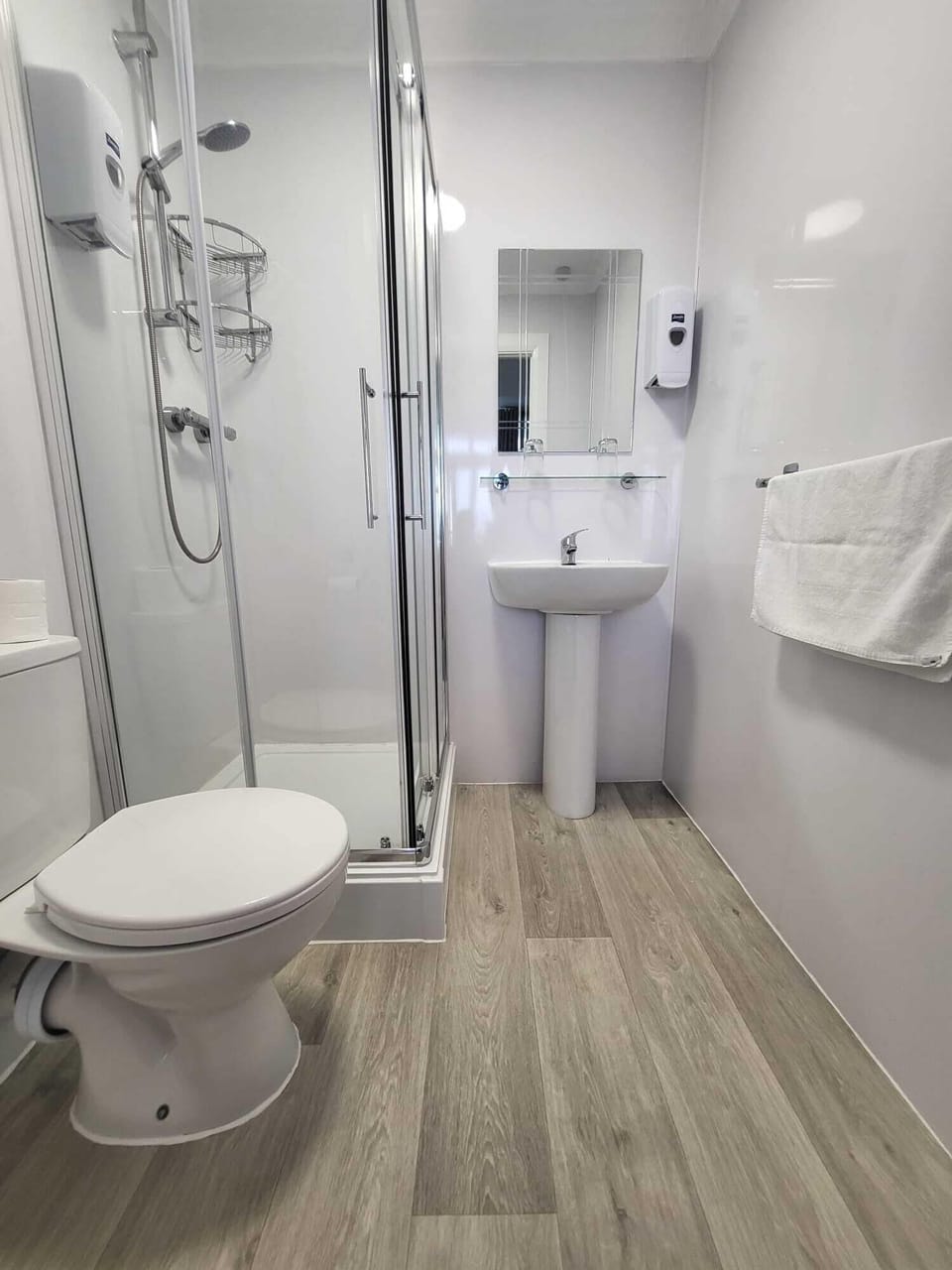 Classic Double Room, Balcony, Sea View | Bathroom | Shower, eco-friendly toiletries, hair dryer, towels