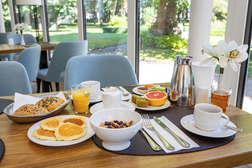 Free daily full breakfast