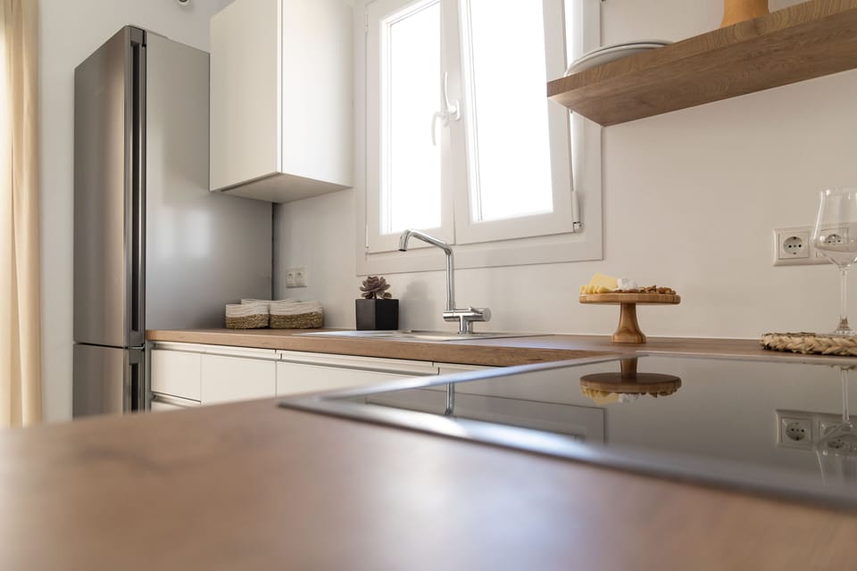 Villa | Private kitchen | Full-size fridge, cookware/dishes/utensils, freezer