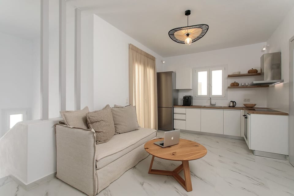 Villa | Living area | 32-inch Smart TV with digital channels, TV