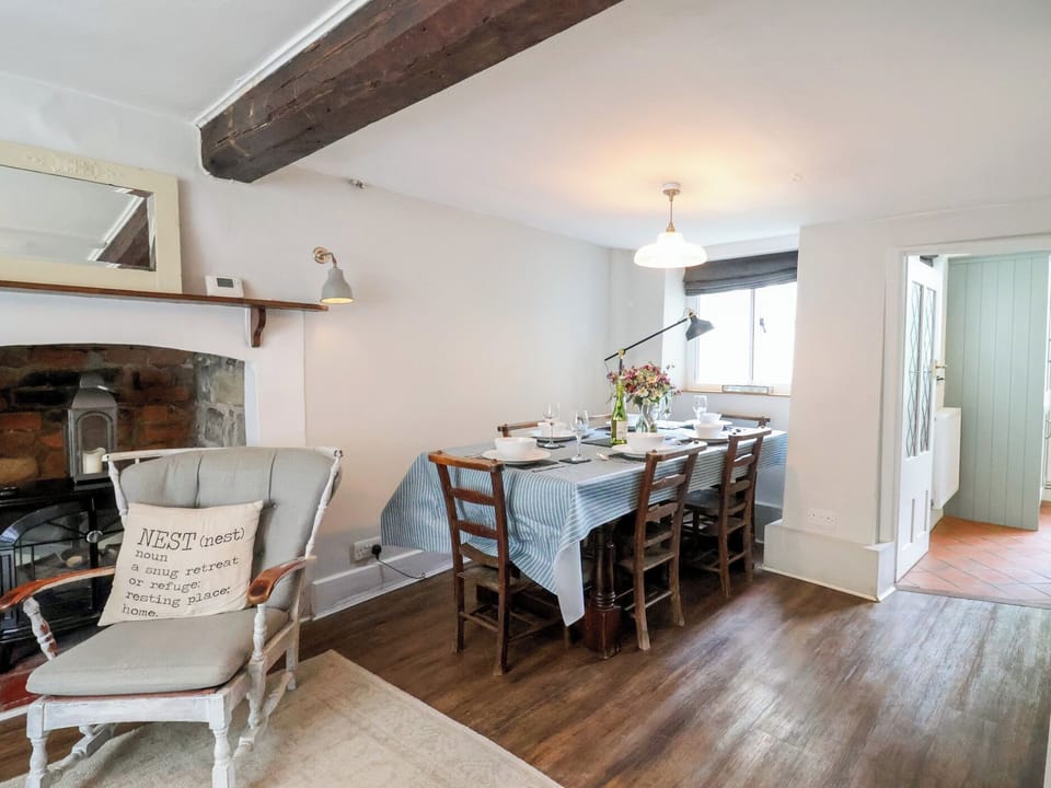 Cottage | Dining