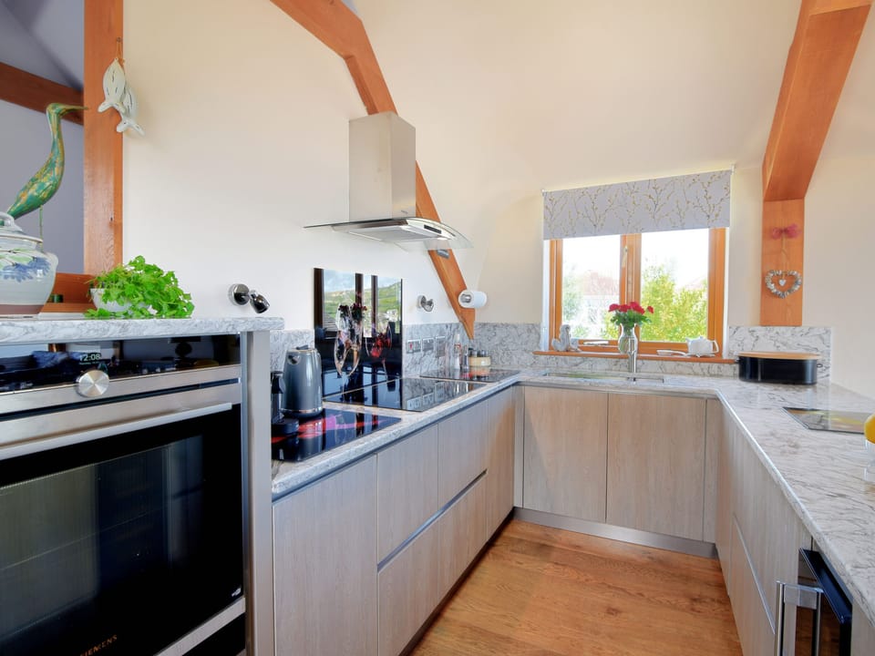 Fridge, dishwasher, cookware/dishes/utensils