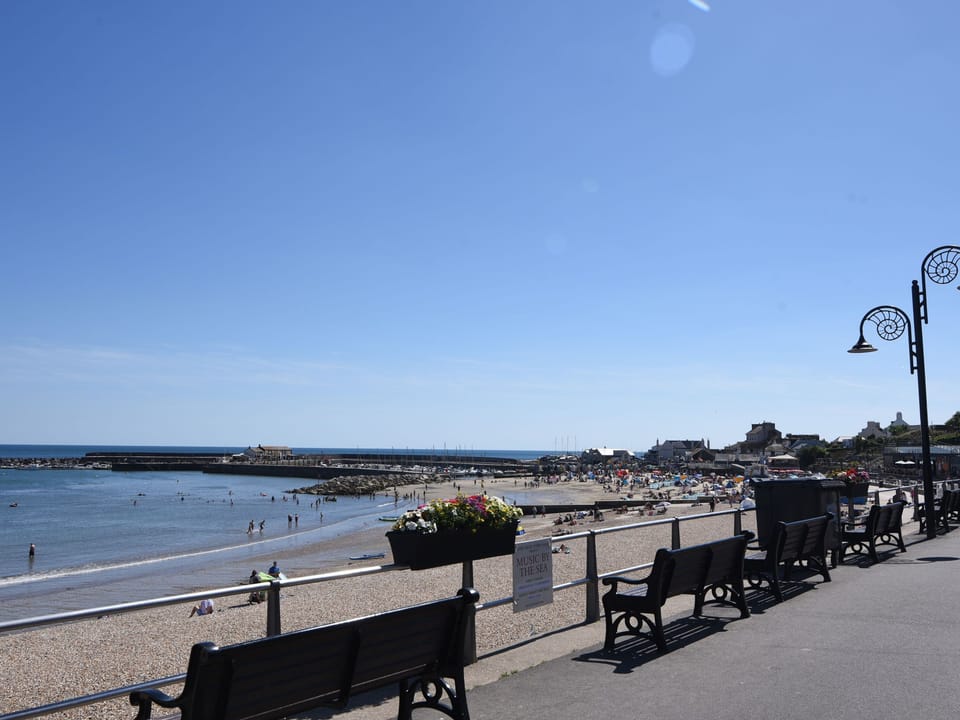 Okanagan Apartment in Lyme Regis