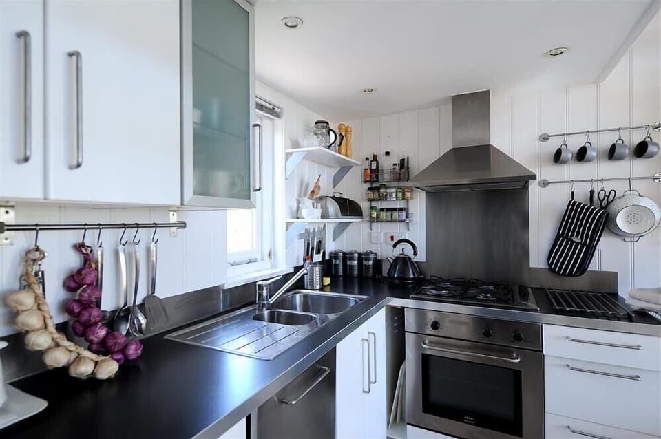 Cottage | Interior