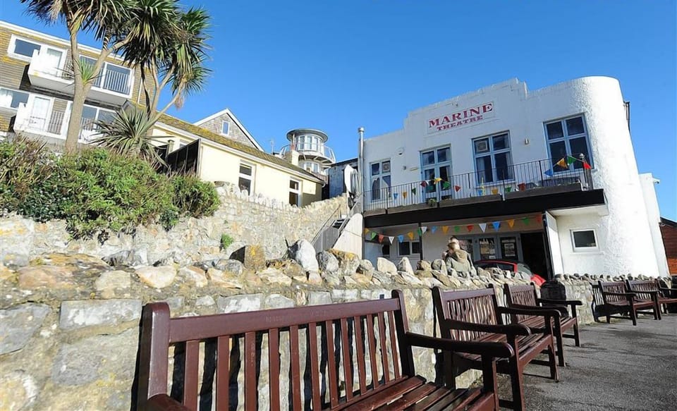 4 Bay View Court Cottage in Lyme Regis