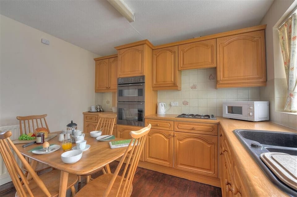 Cottage | Interior