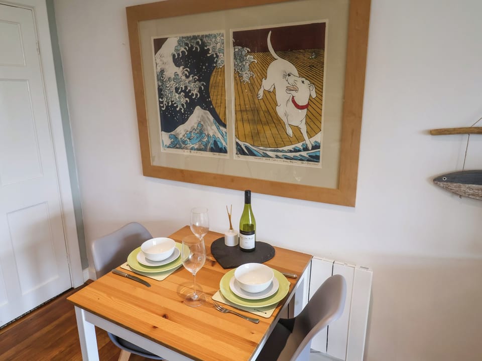 Cottage | Dining