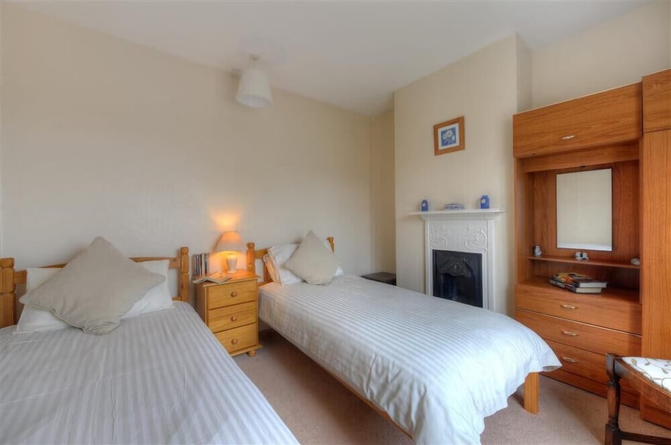 23 Lym Close Cottage in Lyme Regis