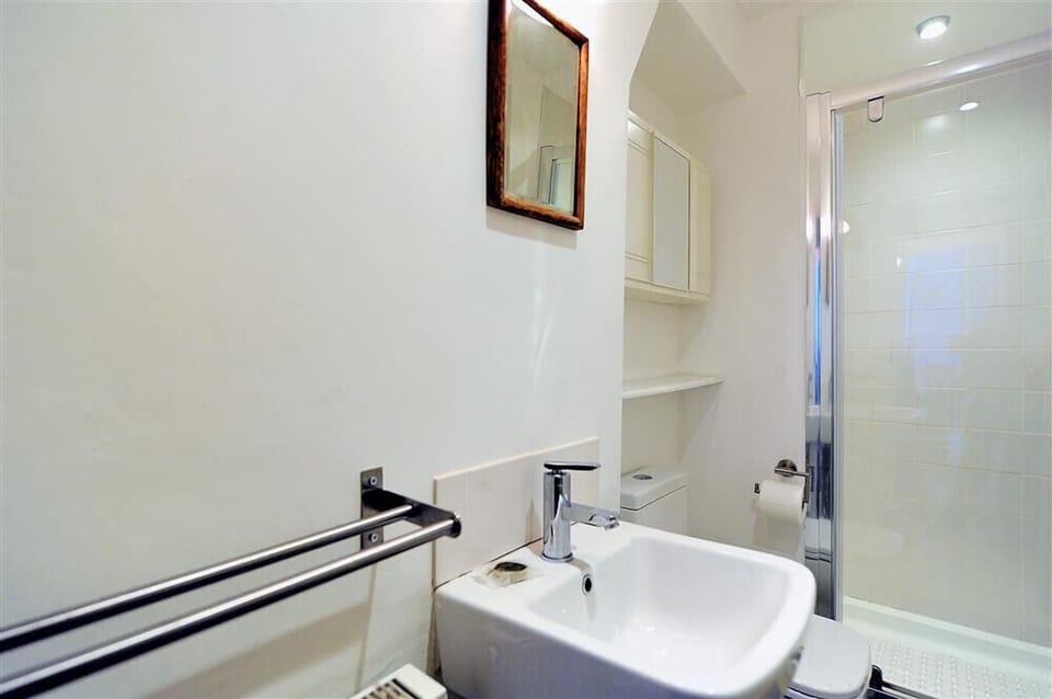 10 Cobb Terrace Cottage in Lyme Regis