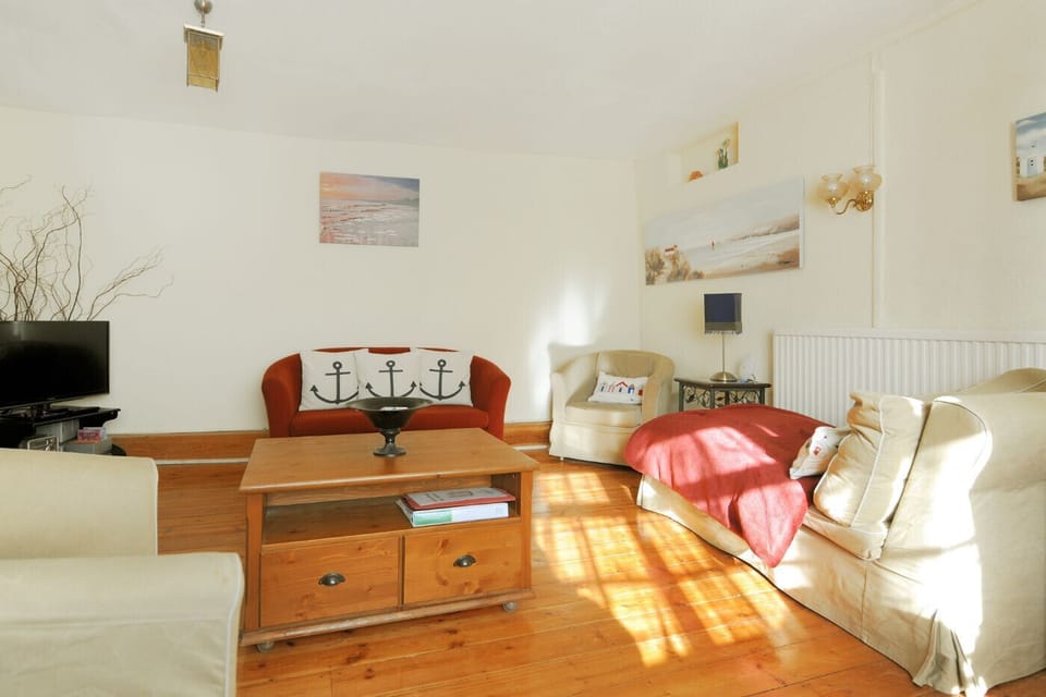 Cottage | Living room | DVD player