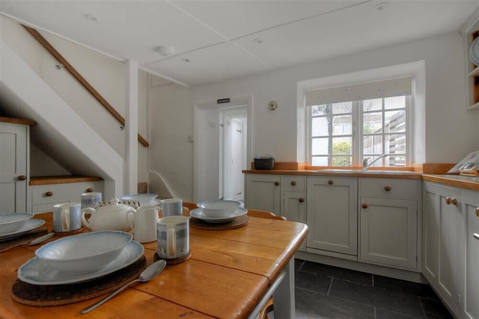 Cottage | Interior